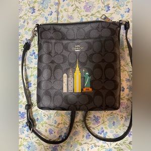 NWOT Coach New York crossbody